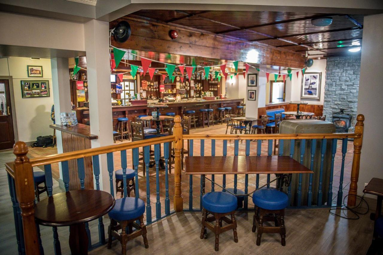 The Village Inn Killarney Exterior photo